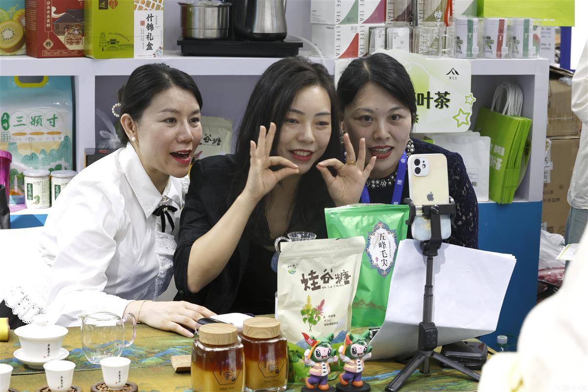 易玩棋牌官网